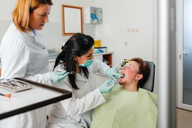 Best Emergency Dentist for Kids  in Robins, IA
